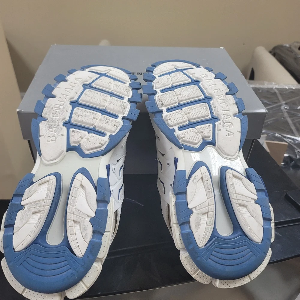 Balenciaga Men Sneaker - Picture 3 of 6